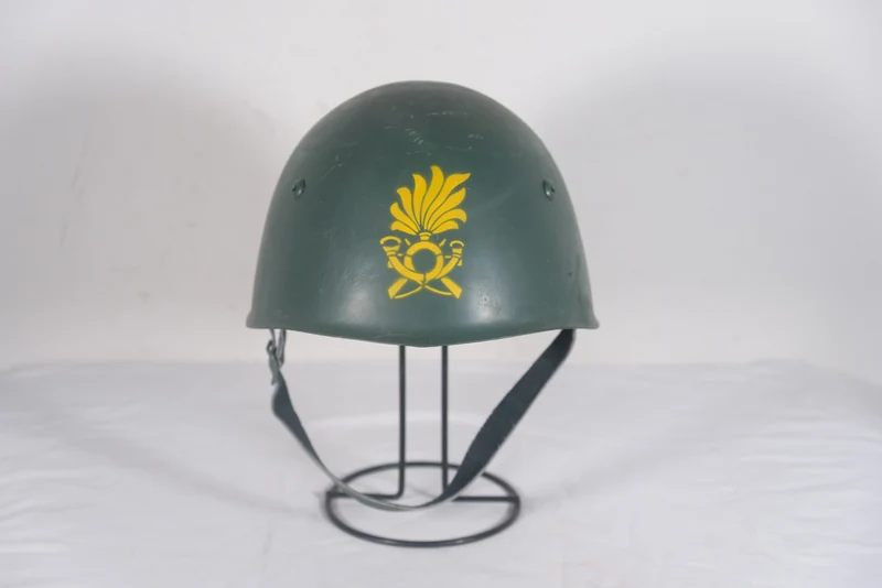 M.33 GdF-Helm mit M.48-Abzeichen