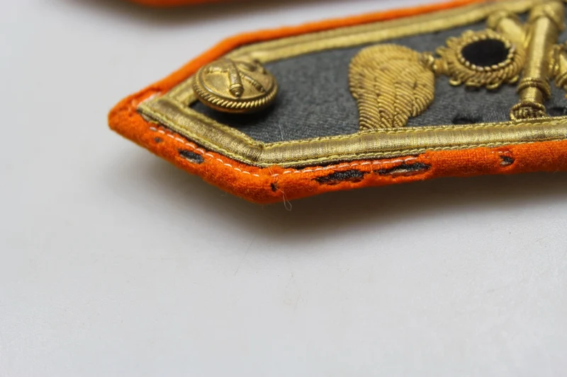 Paar REI Colonel Schulterpolster für die weiße Sommerjacke aus dem 2. Weltkrieg