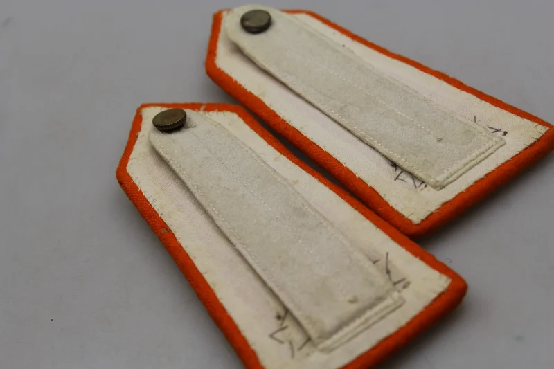 Paar REI Colonel Schulterpolster für die weiße Sommerjacke aus dem 2. Weltkrieg
