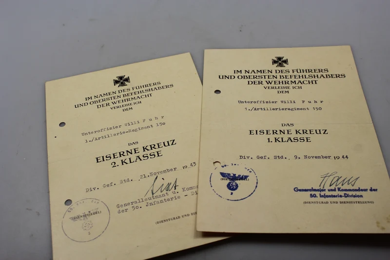 Paar EK-Urkunden erster und zweiter Klasse