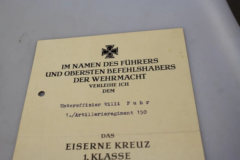 Paar EK-Urkunden erster und zweiter Klasse