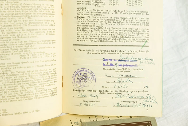 Interessantes WW2 Ehepaar Konvolut mit Wehrpass