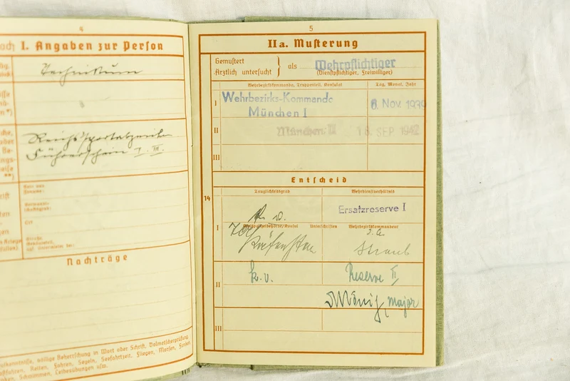 Interessantes WW2 Ehepaar Konvolut mit Wehrpass