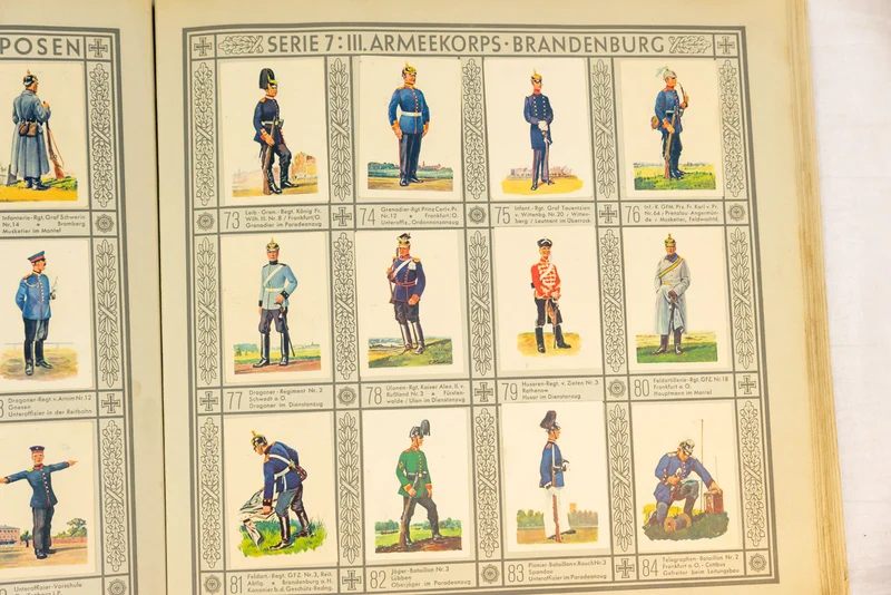 Stickeralbum "Uniformen der Alten Armee".
