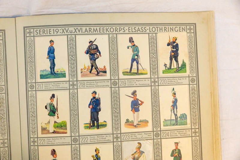 Stickeralbum "Uniformen der Alten Armee".