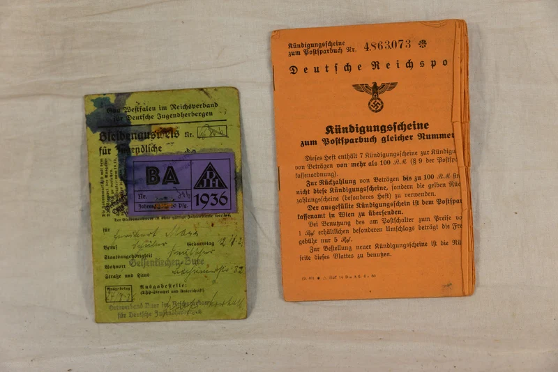 Konvolut Luftwaffe DAK mit Soldbuch italienisch-deutscher Medaille