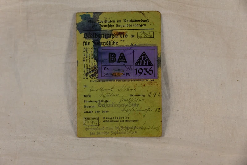 Konvolut Luftwaffe DAK mit Soldbuch italienisch-deutscher Medaille