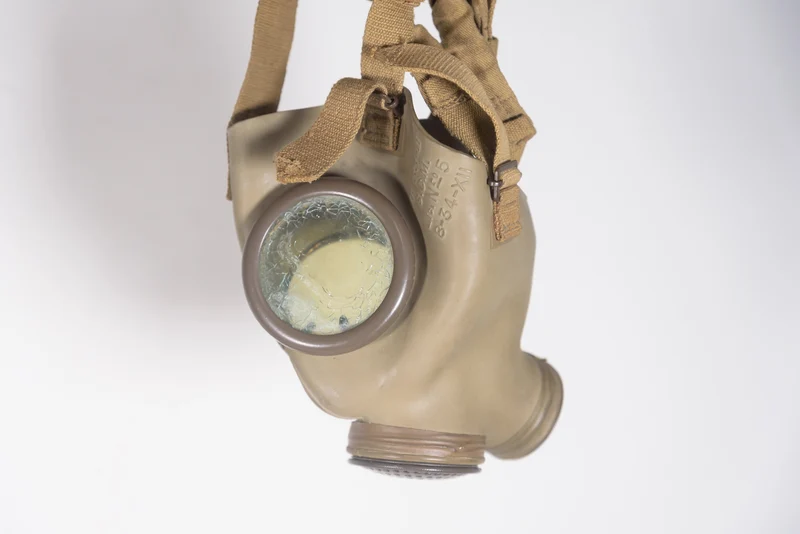 T.33 SCM Gasmaske Größe II REI