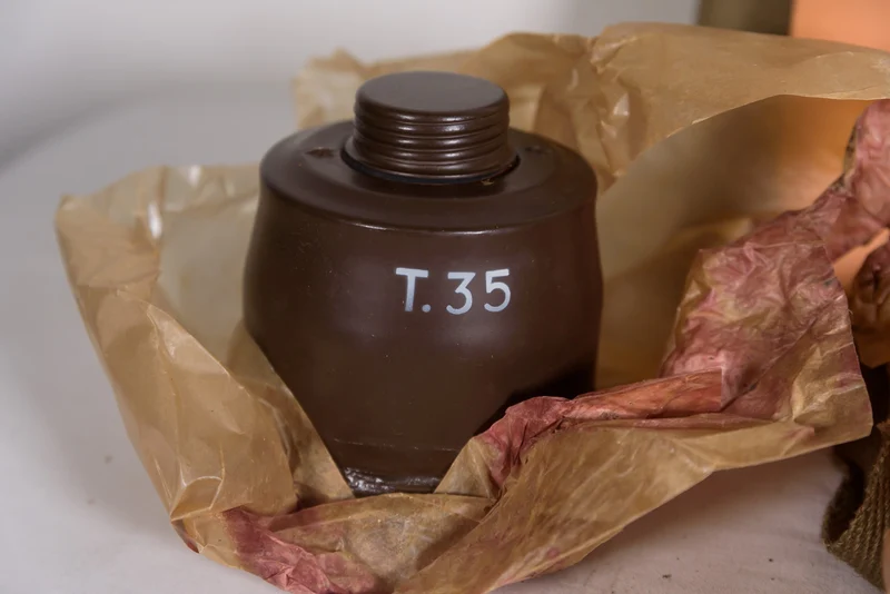 Gasmaske T.35 Größe III -REI WW 2