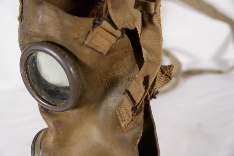 Pirelli 35 -REI WW 2 Gasmaske