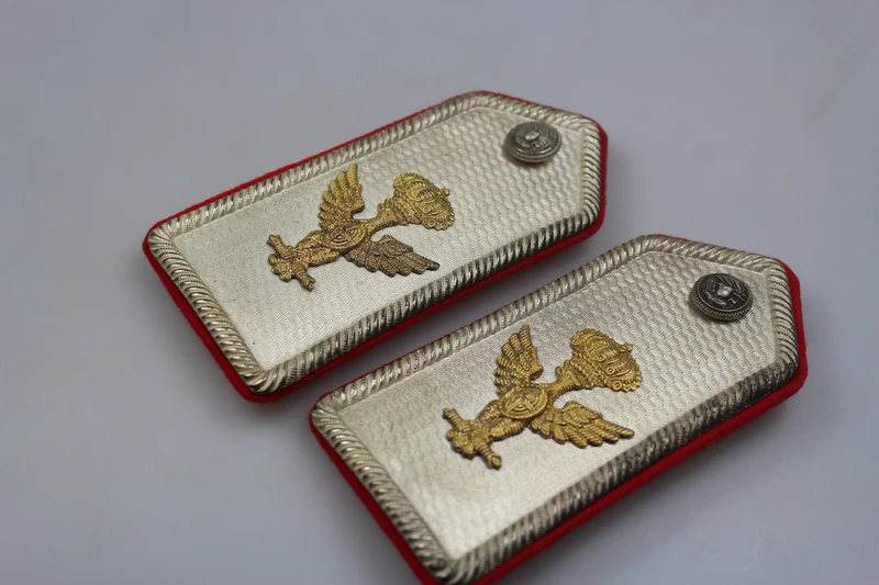 Vergoldete Schulterstücke M.34 für das General Corps der Armee im Zweiten Weltkrieg