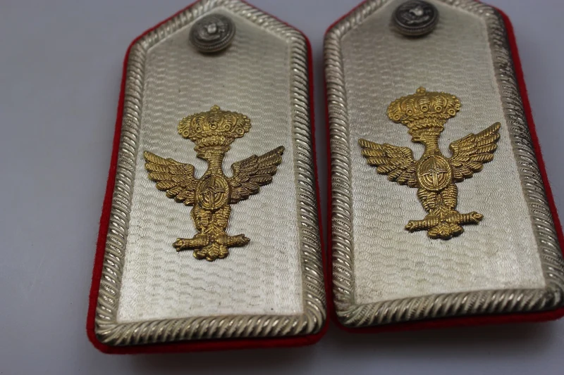Vergoldete Schulterstücke M.34 für das General Corps der Armee im Zweiten Weltkrieg