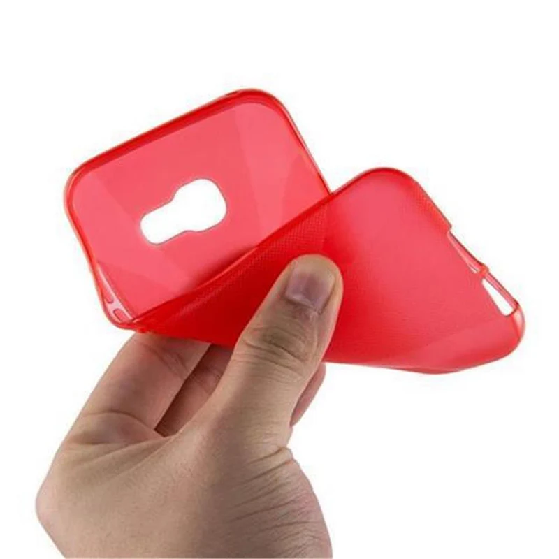 Cadorabo Hülle kompatibel mit Samsung Galaxy A3 2017 Schutzhülle aus flexiblem TPU Silikon