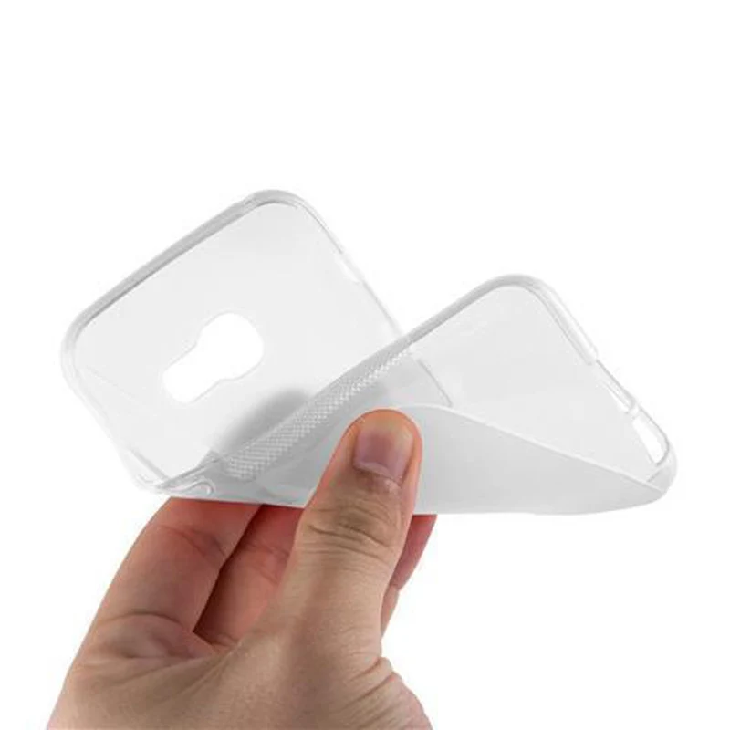 Cadorabo Hülle kompatibel mit Samsung Galaxy A3 2017 Schutzhülle aus flexiblem TPU Silikon