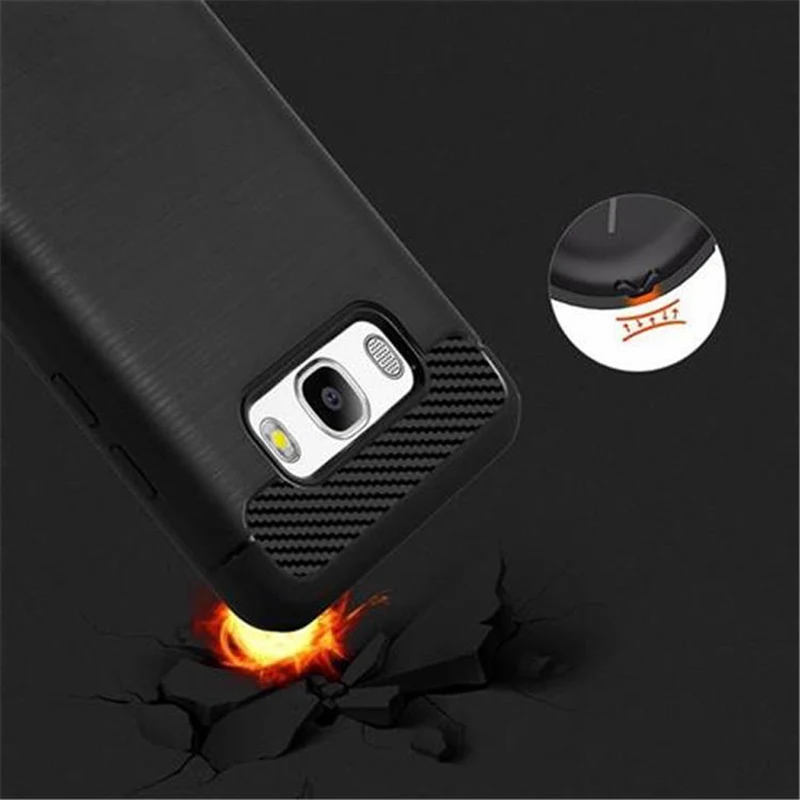 Cadorabo Hülle für Samsung Galaxy J7 2016 Schutzhülle aus flexiblem TPU Silikon in Edelstahl-Karbonfaser Optik