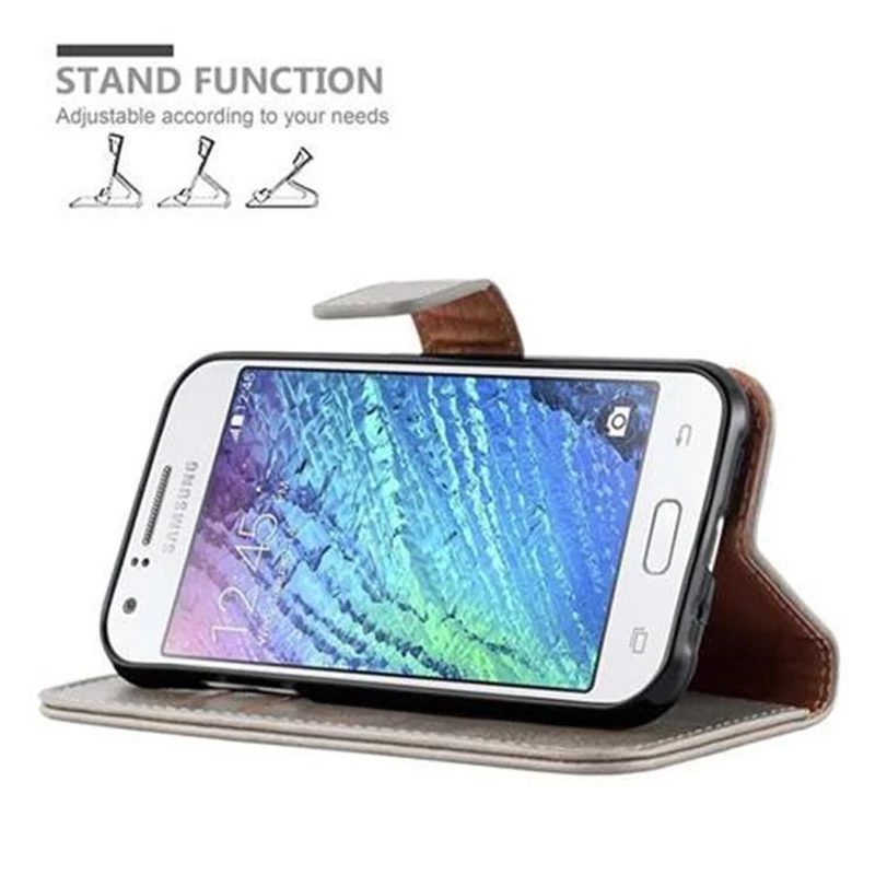 Cadorabo Hülle kompatibel mit Samsung Galaxy J1 2015 Schutzhülle mit Magnetverschluss, Standfunktion und Kartenfach