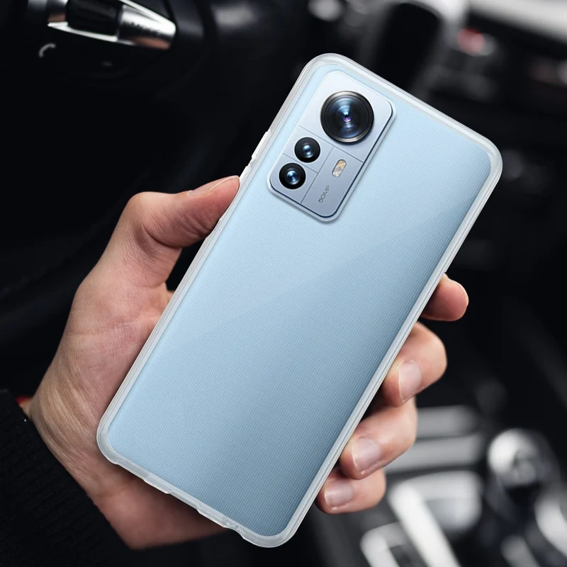 Cadorabo Hülle kompatibel mit Xiaomi 12 PRO Schutzhülle aus flexiblem TPU Silikon