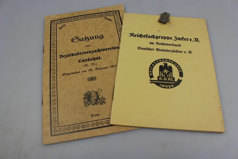 Nr. 2 Mitgliedsausweise, Abzeichen und Urkunde RDKL