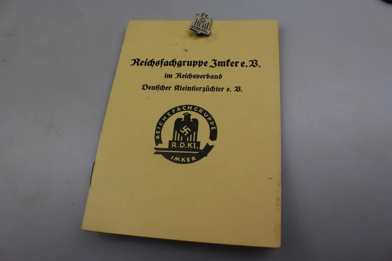 Nr. 2 Mitgliedsausweise, Abzeichen und Urkunde RDKL