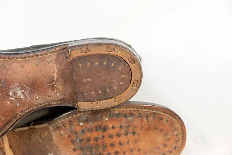 Paar motorradspezifische Stiefel der Royal Army aus dem 2. Weltkrieg