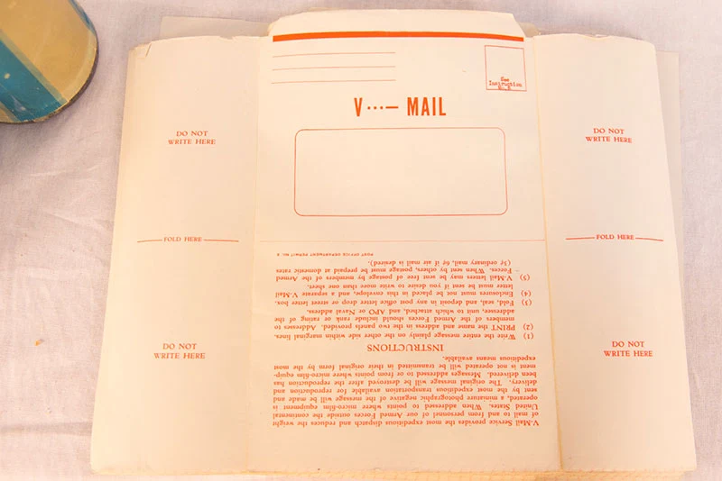 "V-Mail"-Packung mit 30 Umschlägen/Briefen aus dem 2. Weltkrieg