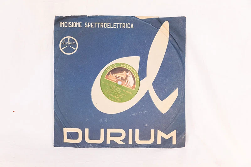 # 4 Schallplatten mit 78 U/min aus der Ventennio-Zeit