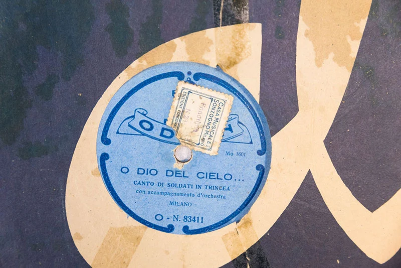 # 4 Schallplatten mit 78 U/min aus der Ventennio-Zeit