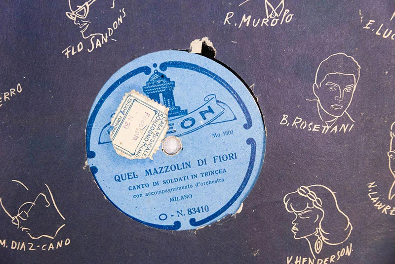 # 4 Schallplatten mit 78 U/min aus der Ventennio-Zeit