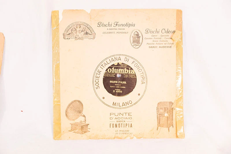 # 4 Schallplatten mit 78 U/min aus der Ventennio-Zeit