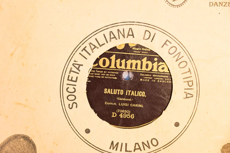 # 4 Schallplatten mit 78 U/min aus der Ventennio-Zeit