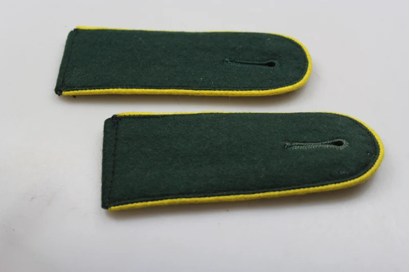 Repro M.36 Schulterpolster Heer WW 2 Getriebe