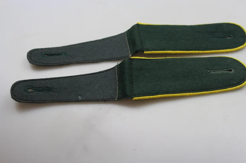 Repro M.36 Schulterpolster Heer WW 2 Getriebe