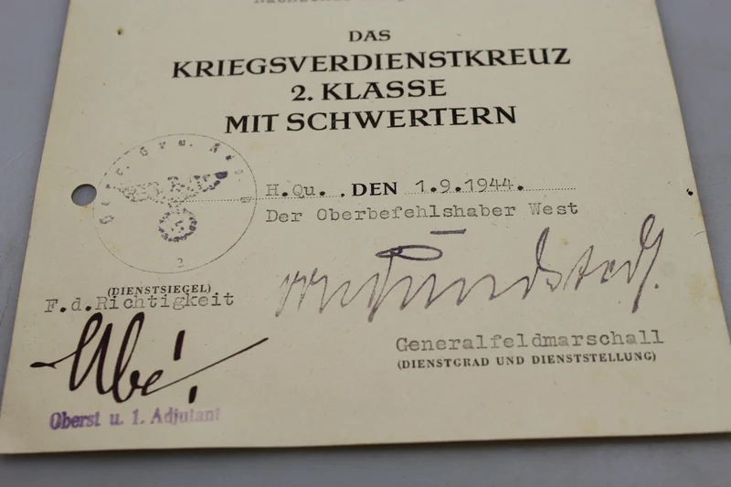 KVK-Urkunde mit Schwertern signiert Karl Rudolf Gerd von Rundstedt