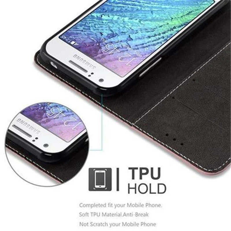 Cadorabo Hülle kompatibel mit Samsung Galaxy J1 2015 Schutzhülle mit Magnetverschluss, Standfunktion und Kartenfach