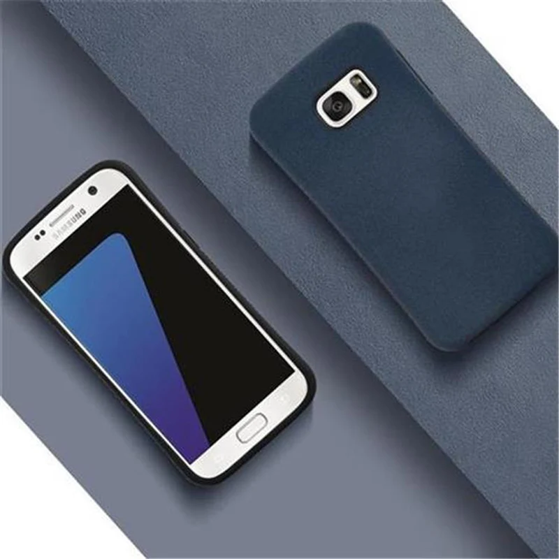 Cadorabo Hülle kompatibel mit Samsung Galaxy S7 Hard Case Schutzhülle Small Waist mit rutschfestem Gummi-Rücken