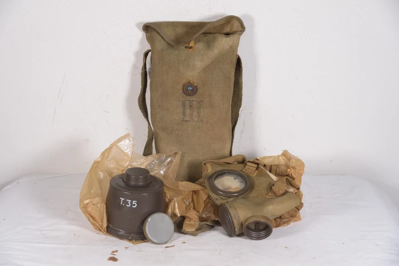 Gasmaske T.35 Größe III -REI WW 2