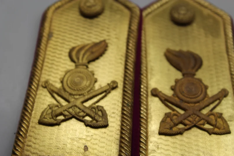M.34-Schulterpolster mit WW2-Goldplatte