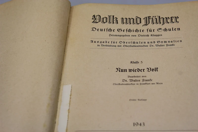 „Volk und Führer“ – Klasse 5 – 1943