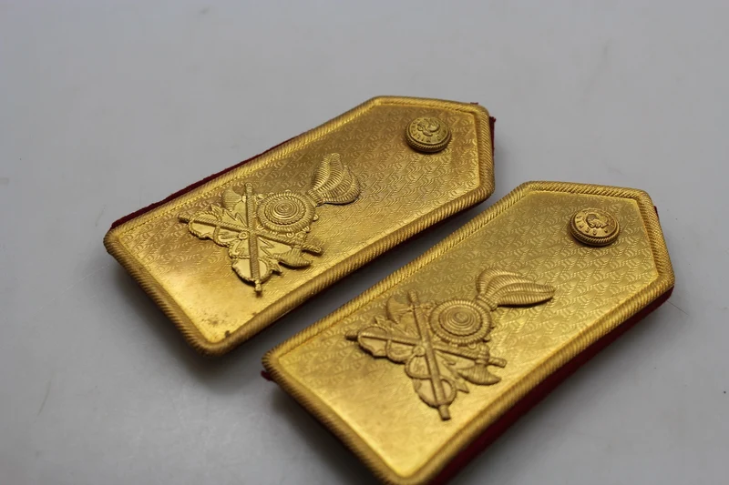 M.34-Schulterpolster mit WW2-Goldplatte