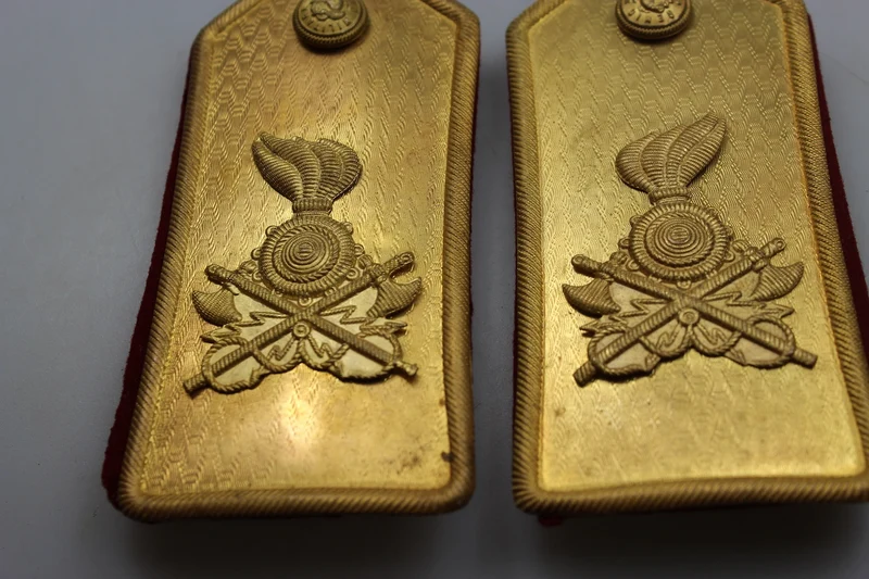 M.34-Schulterpolster mit WW2-Goldplatte