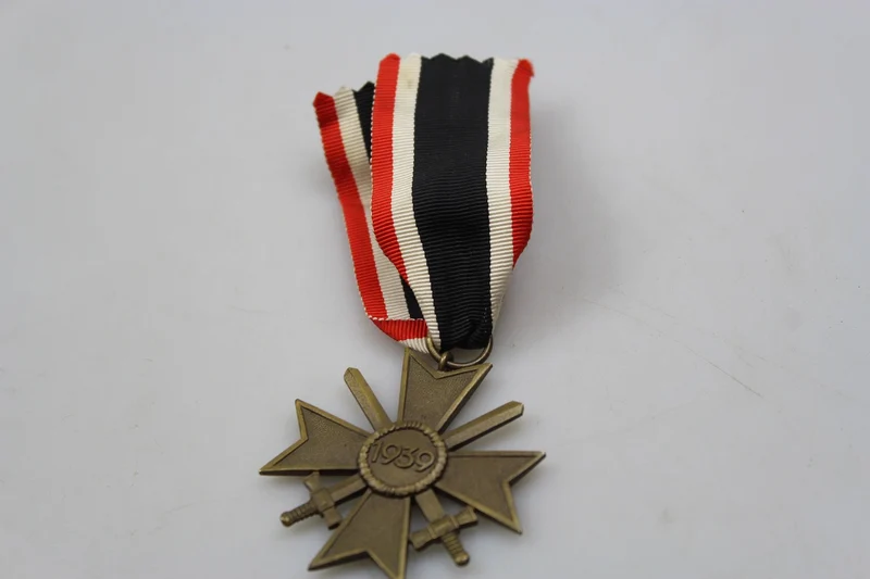 Verdienstkreuz mit Schwertern zweiter Klasse