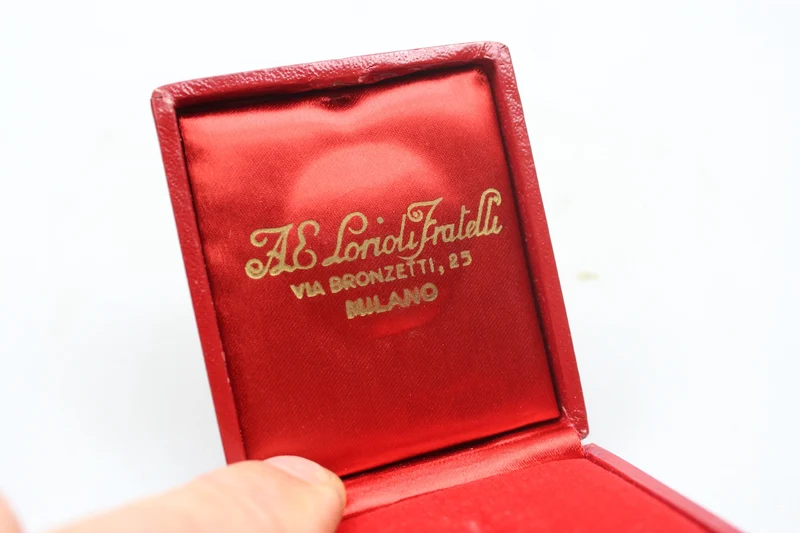 Medaillenbox „Fratelli Lorioli – Mailand“.