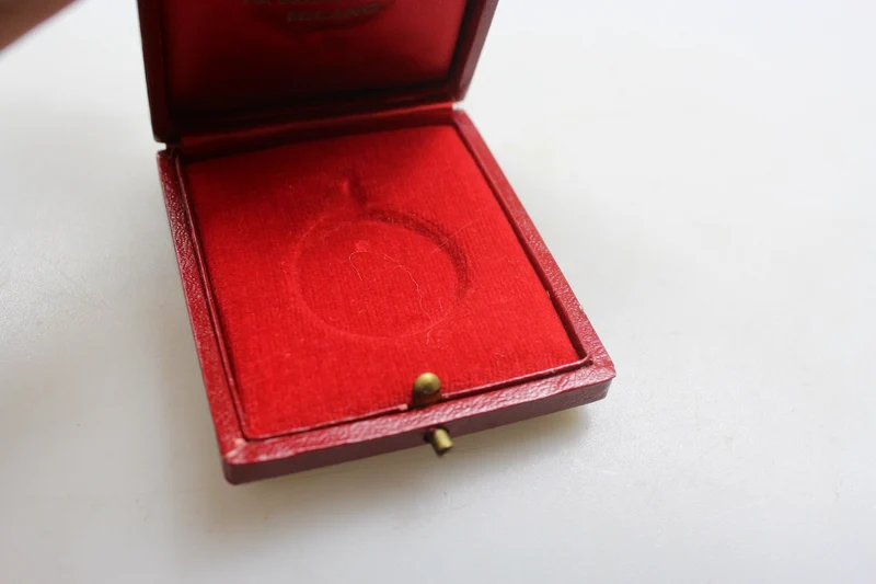 Medaillenbox „Fratelli Lorioli – Mailand“.