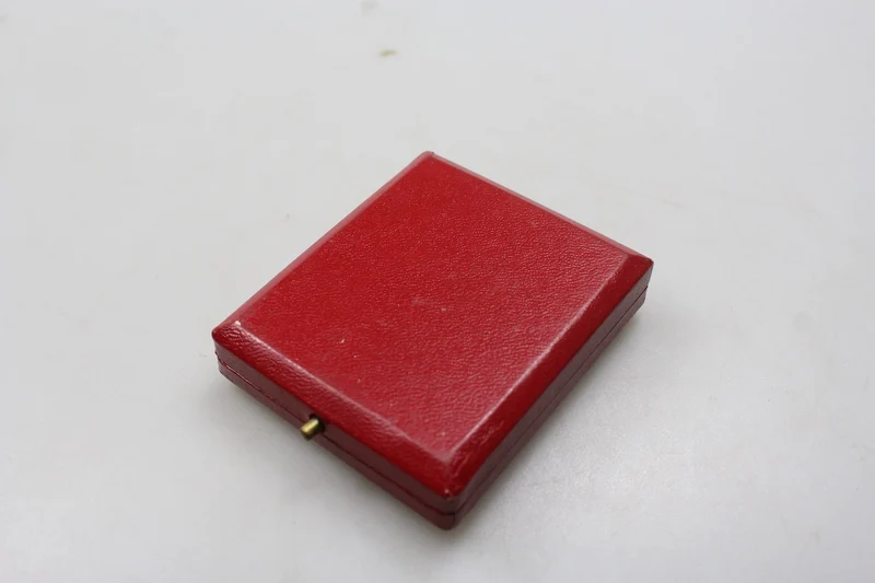 Medaillenbox „Fratelli Lorioli – Mailand“.