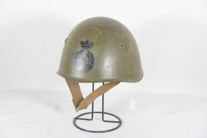 Helm M.33 Kommissariat der italienischen Armee der 70er Jahre