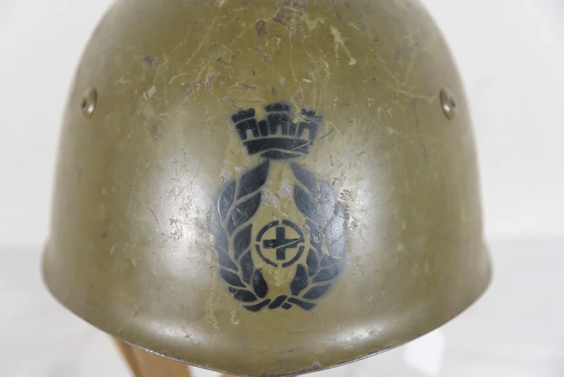 Helm M.33 Kommissariat der italienischen Armee der 70er Jahre