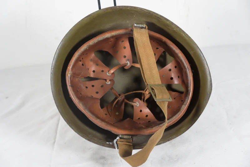 Helm M.33 Kommissariat der italienischen Armee der 70er Jahre