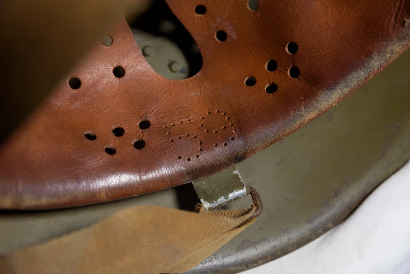 Helm M.33 Kommissariat der italienischen Armee der 70er Jahre