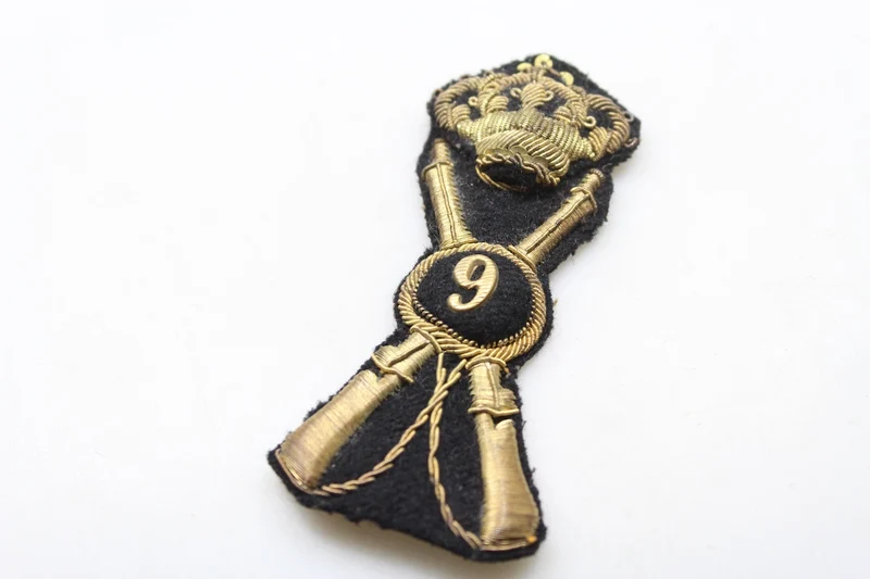 Schwarzes Mützenabzeichen des Infanterieoffiziers 34 REI WW 2