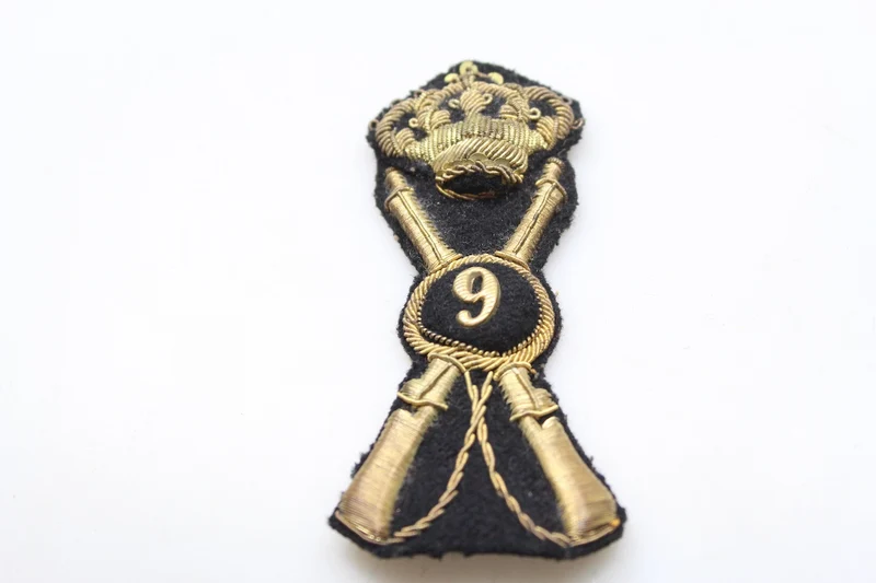 Schwarzes Mützenabzeichen des Infanterieoffiziers 34 REI WW 2
